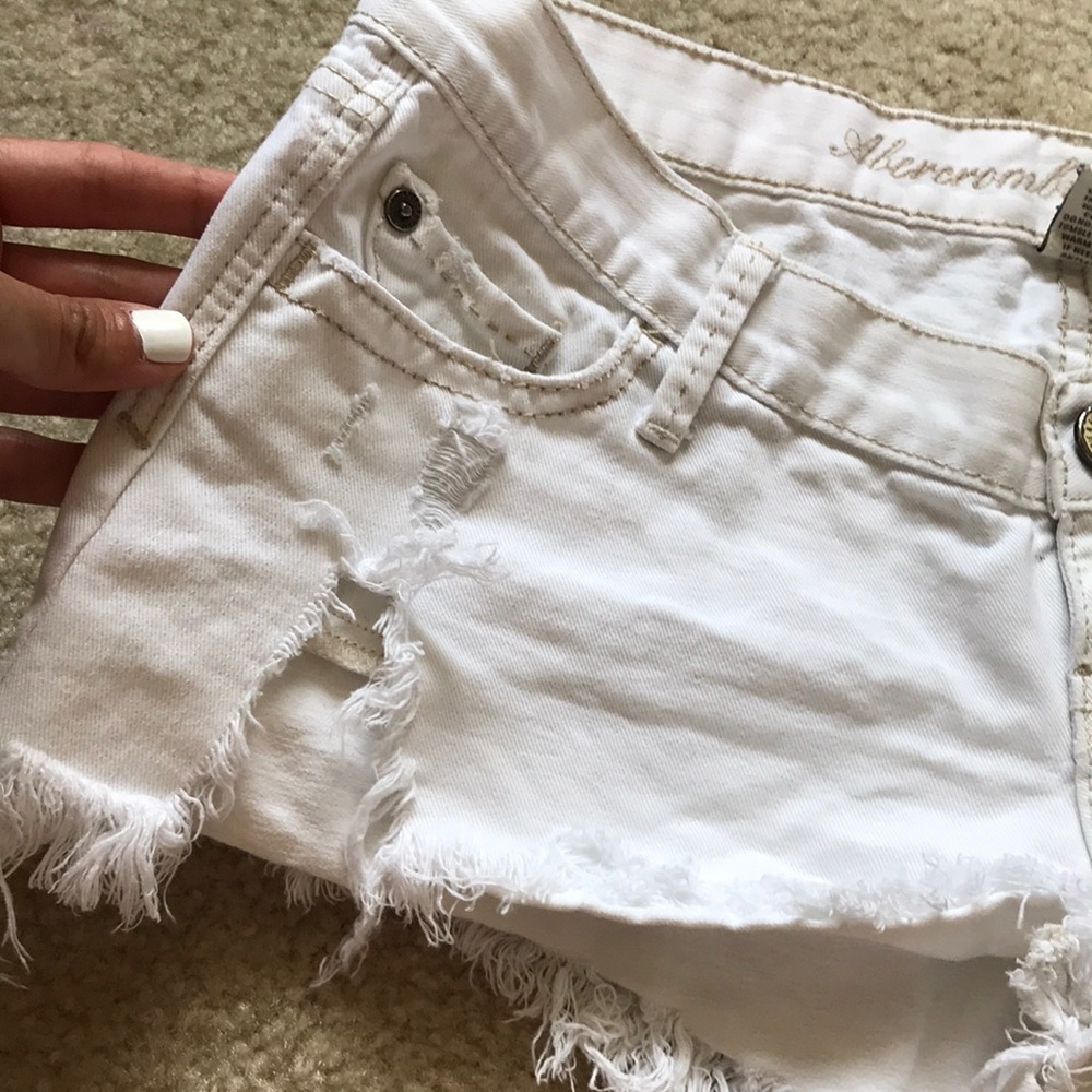 Like New Abercrombie & Fitch Shorts - Picture 2 of 4